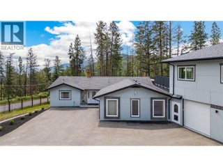 5308 Law Street. Peachland, British Columbia