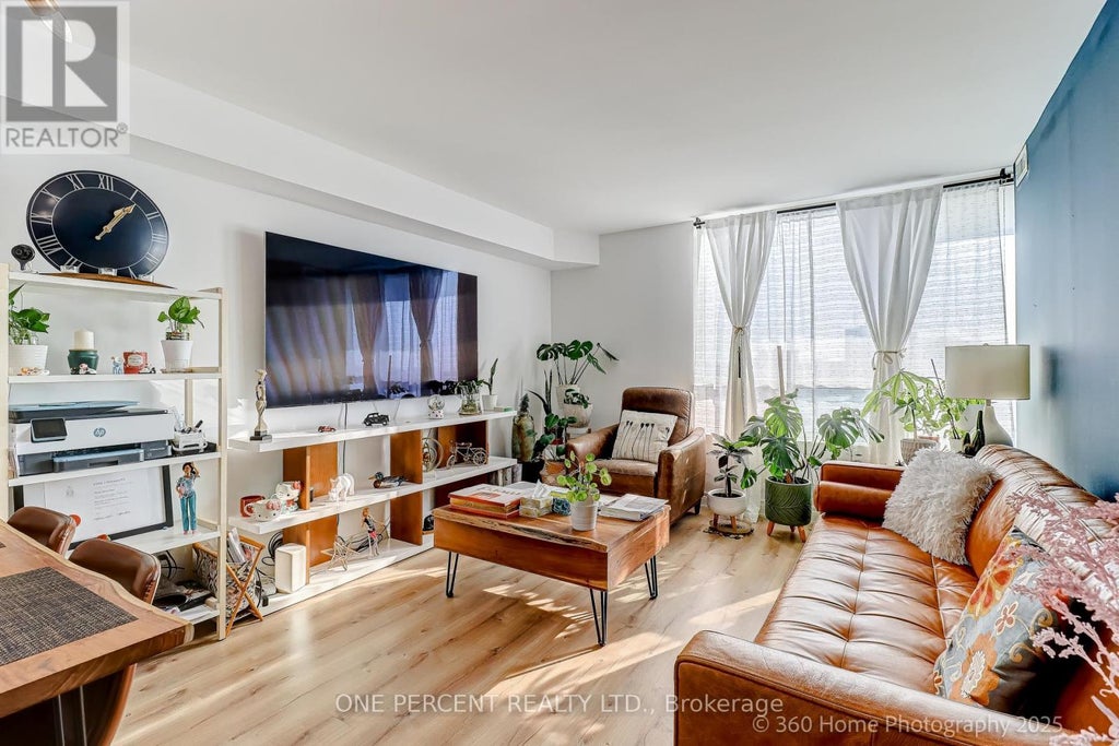 803 - 8 Covington Road, Toronto (englemount-Lawrence)