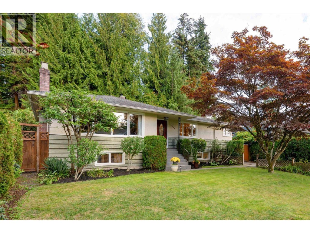 3658 Loraine Avenue, North Vancouver