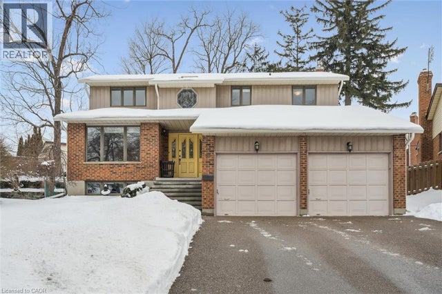 18 Woodview Court, Kitchener