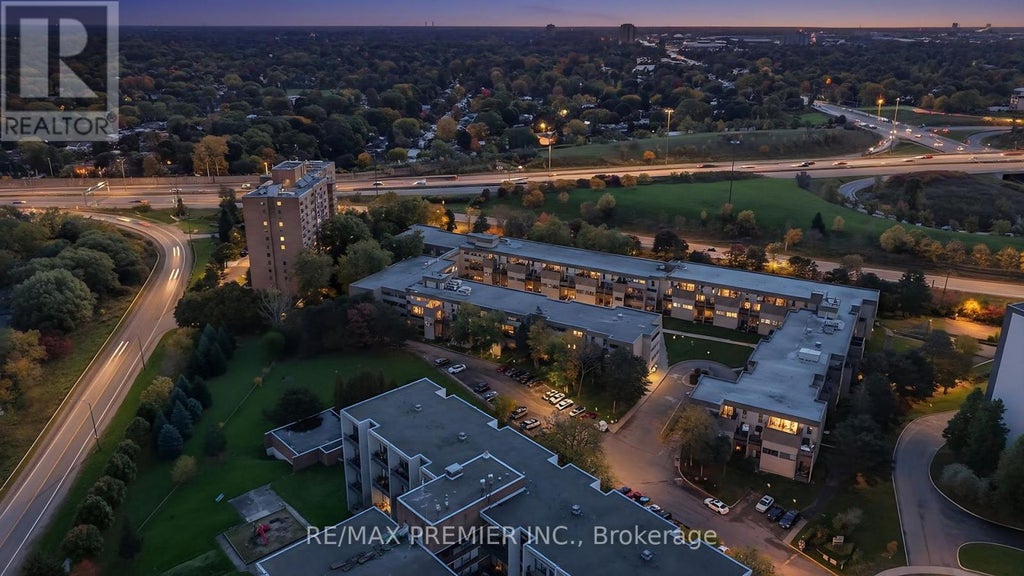 209 - 2095 Roche Court, Mississauga (sheridan)