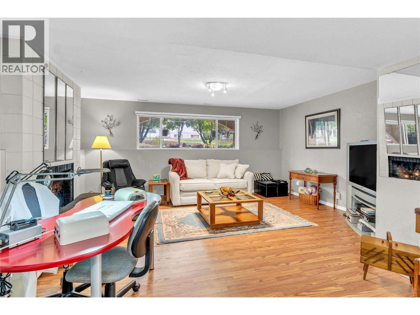 2887 Aberdeen Road. West Kelowna, British Columbia