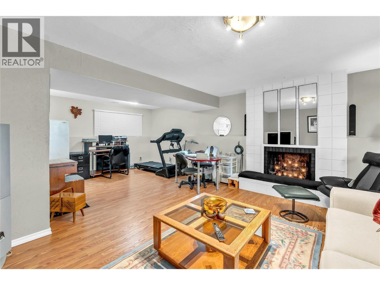 2887 Aberdeen Road. West Kelowna, British Columbia