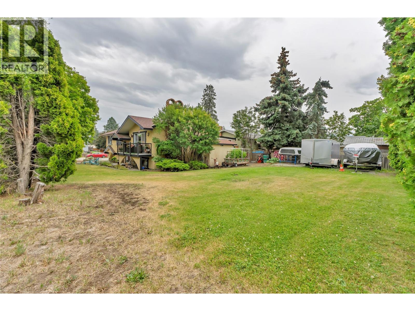 2887 Aberdeen Road. West Kelowna, British Columbia