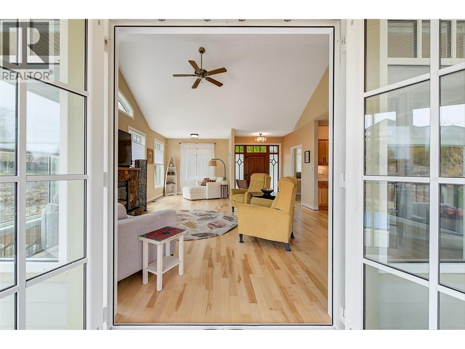 174 Jewell Place. Summerland, British Columbia