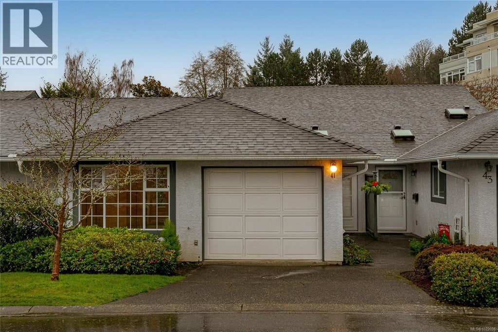 41 5110 Cordova Bay Road, Saanich