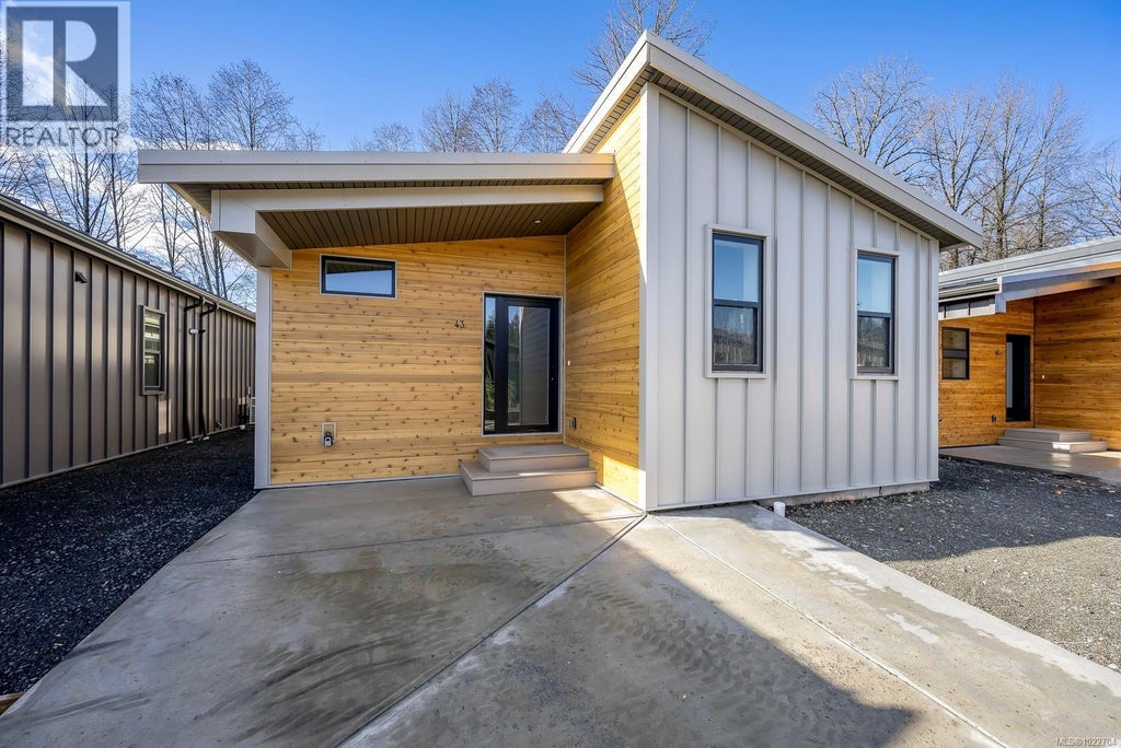 43 3025 Royston Road, Cumberland