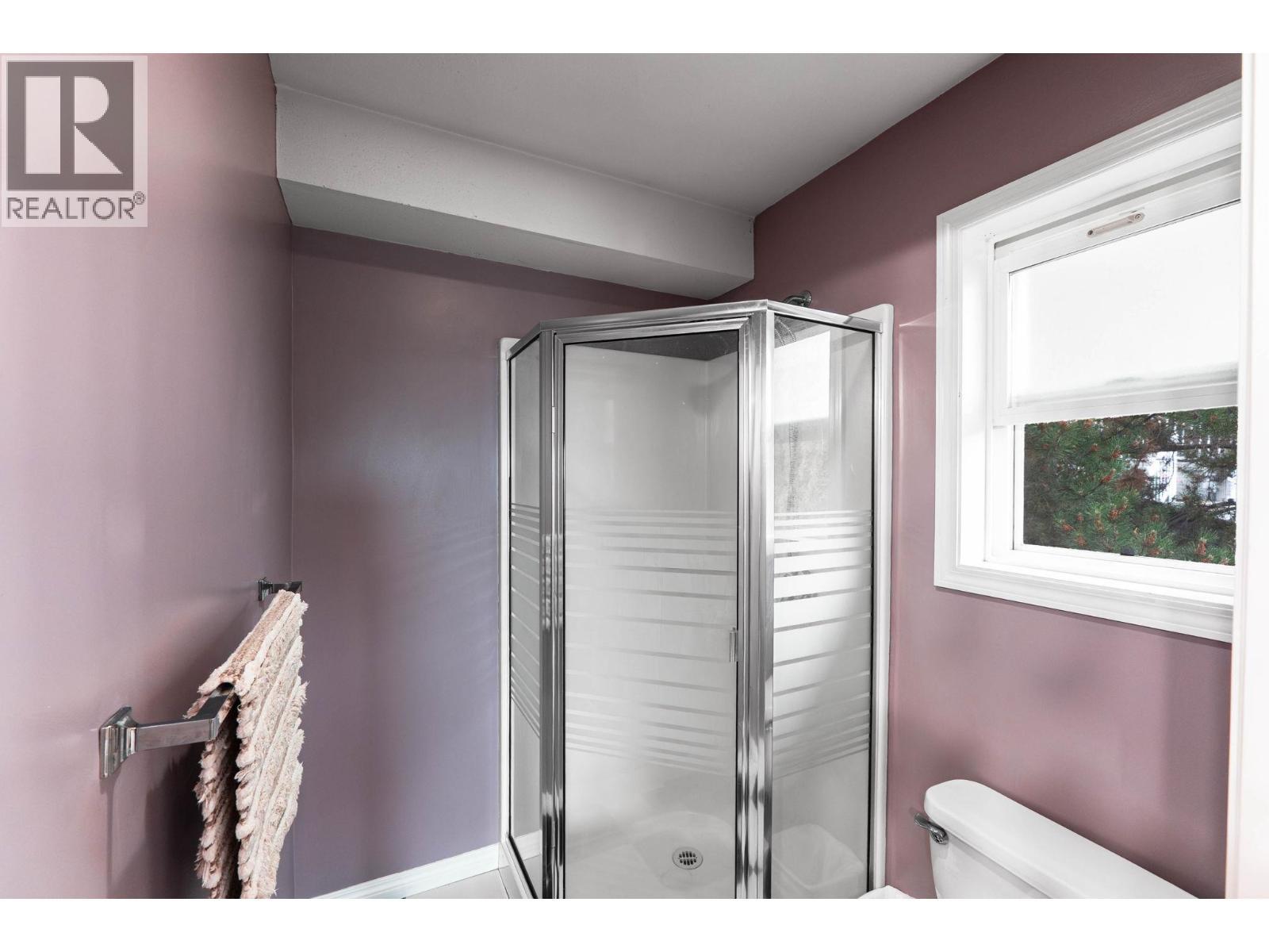 3052 Ensign Way. West Kelowna, British Columbia