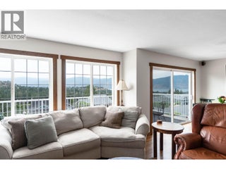 3052 Ensign Way. West Kelowna, British Columbia