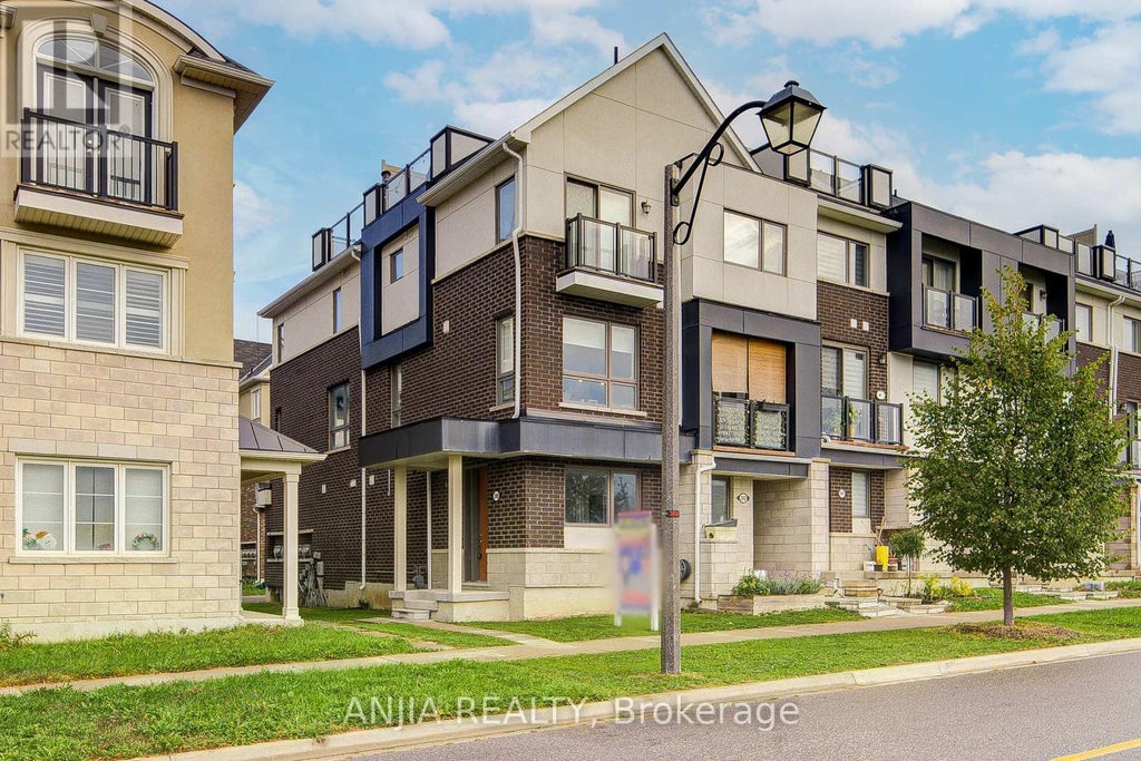 390 Arthur Bonner Avenue, Markham (cornell)