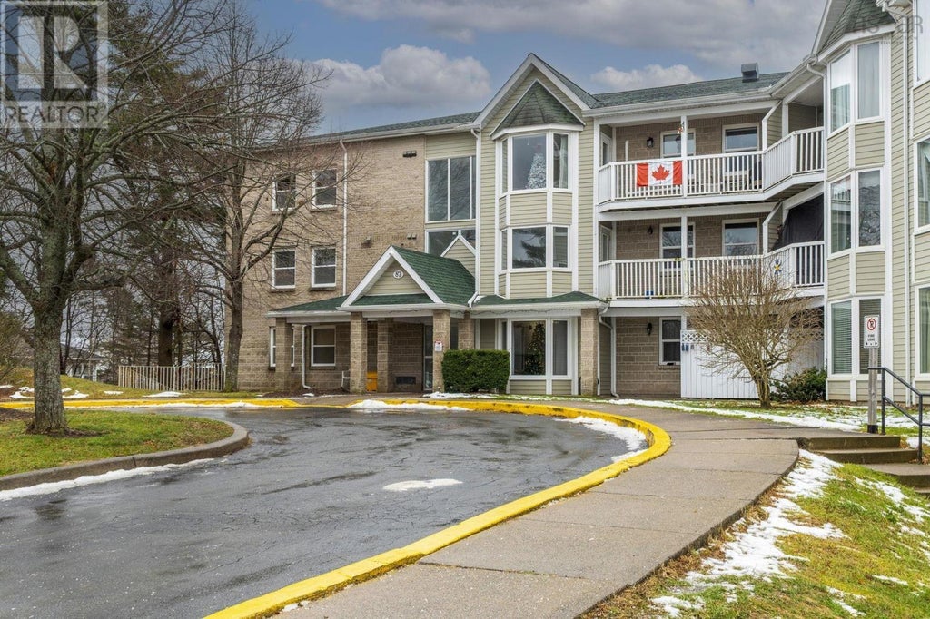209 87 Kearney Lake Drive, Halifax