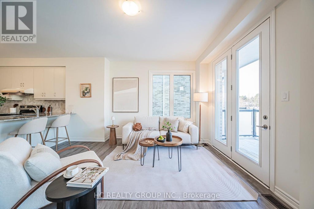 82 Thomas Frisby Jr Crescent, Markham (victoria Square)