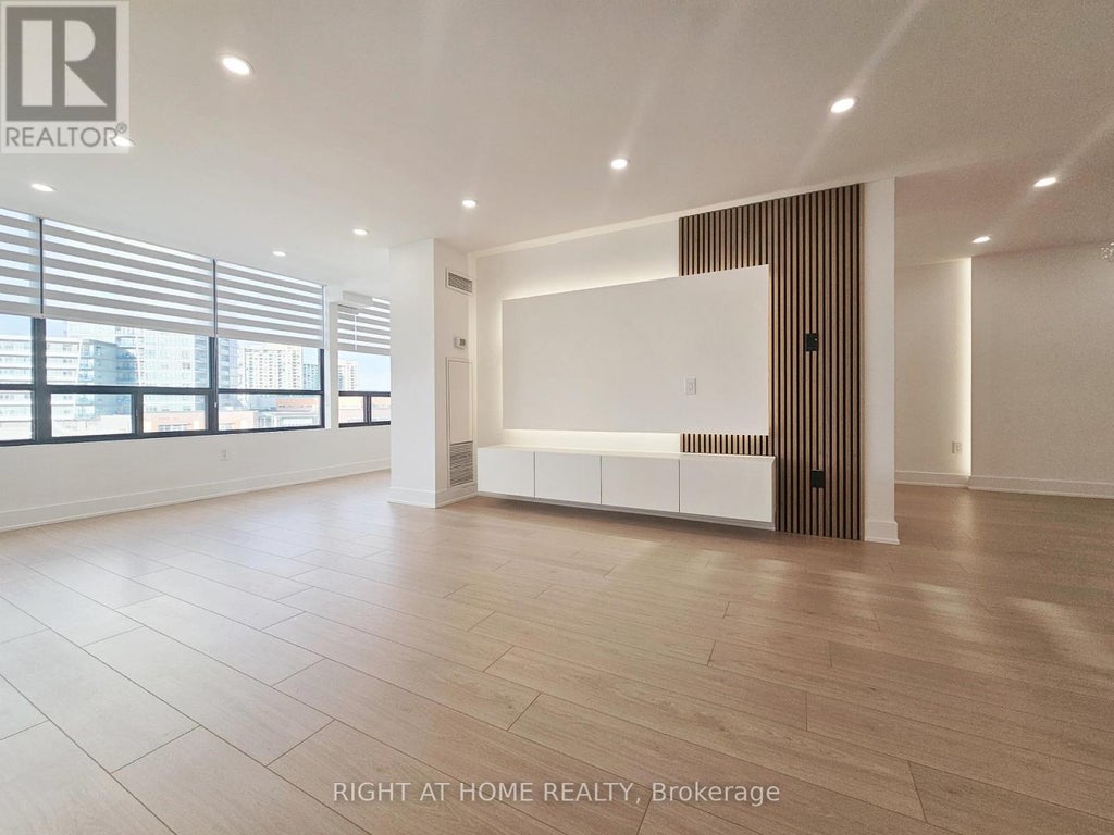 512 - 7460 Bathurst Street, Vaughan (brownridge)