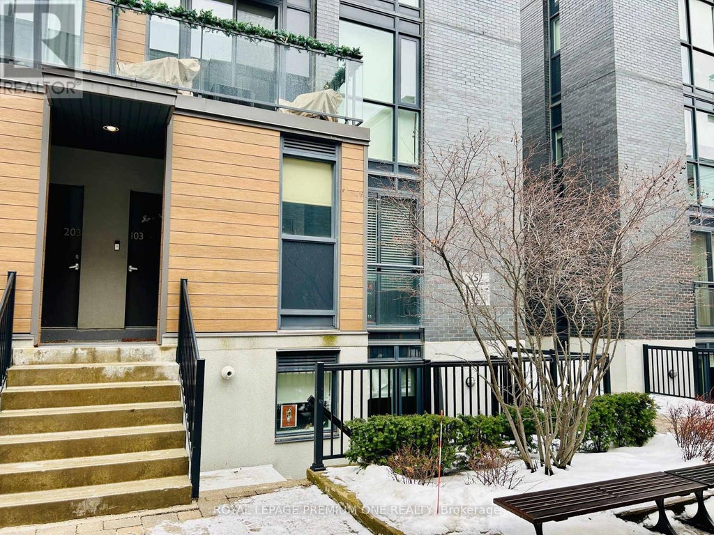 102 - 5 Sousa Mendes Street, Toronto (dovercourt-Wallace Emerson-Junction)