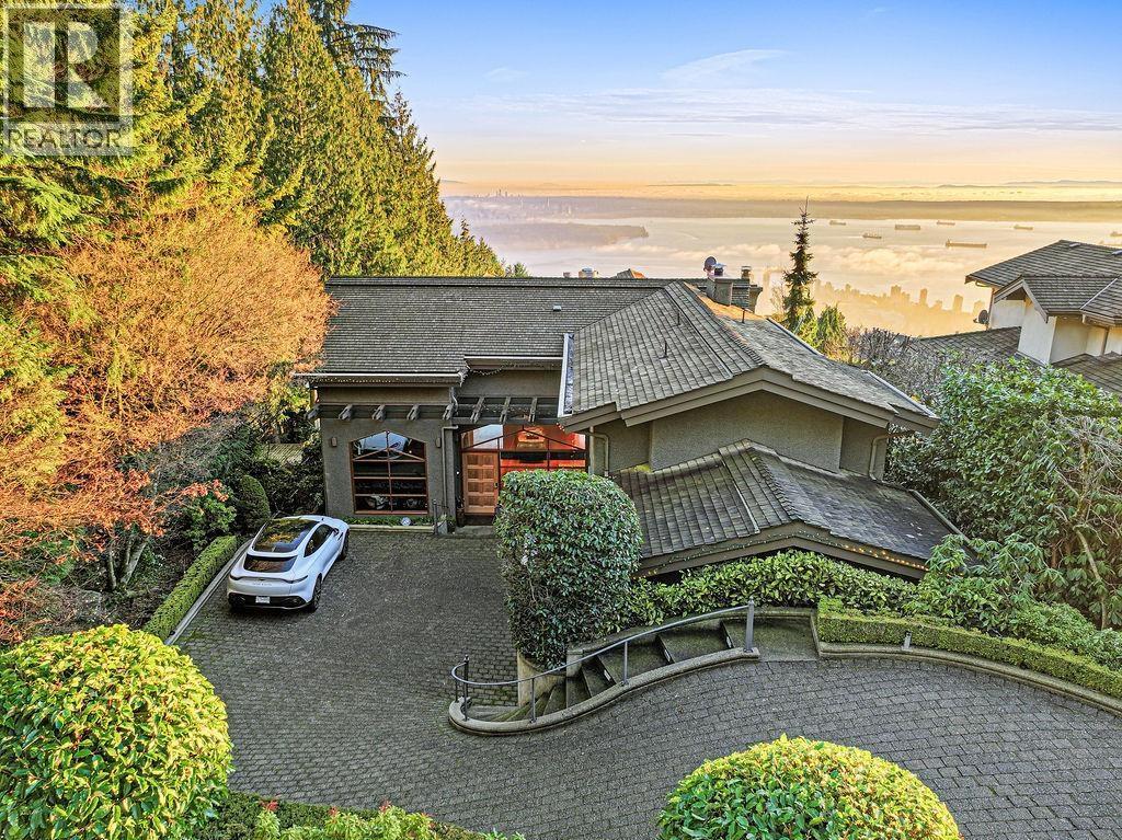 1626 Pinecrest Drive, West Vancouver