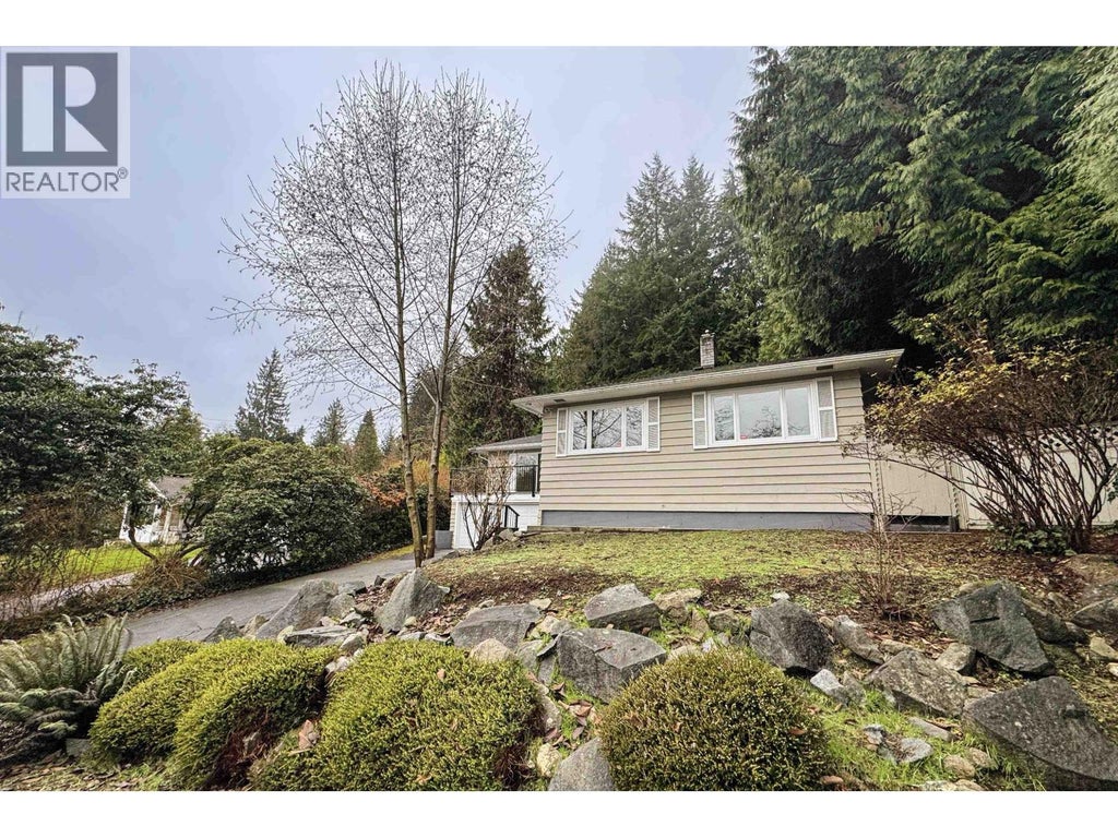 111 Bonnymuir Drive, West Vancouver