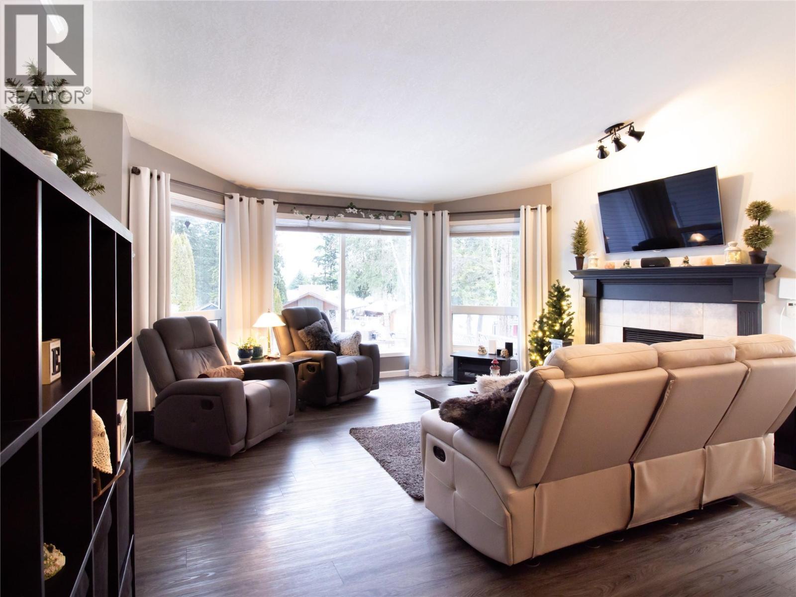 2876 Juniper Crescent. Blind Bay, British Columbia