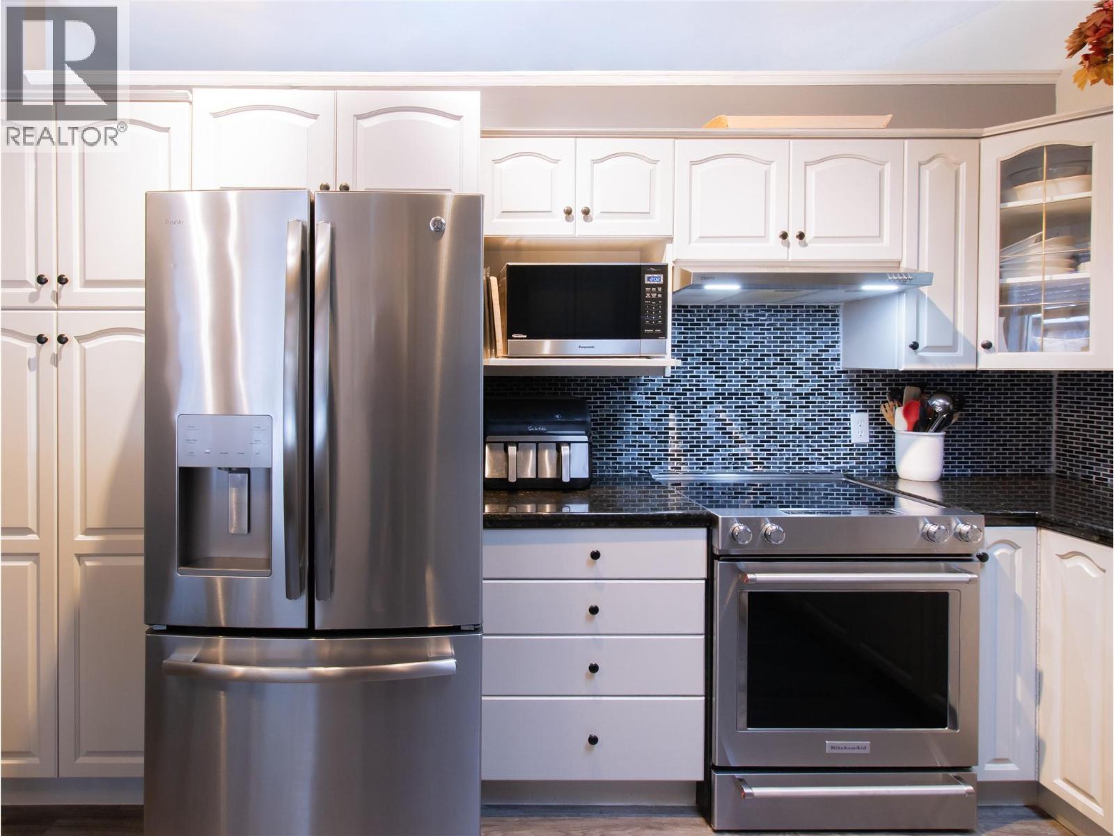 2876 Juniper Crescent. Blind Bay, British Columbia