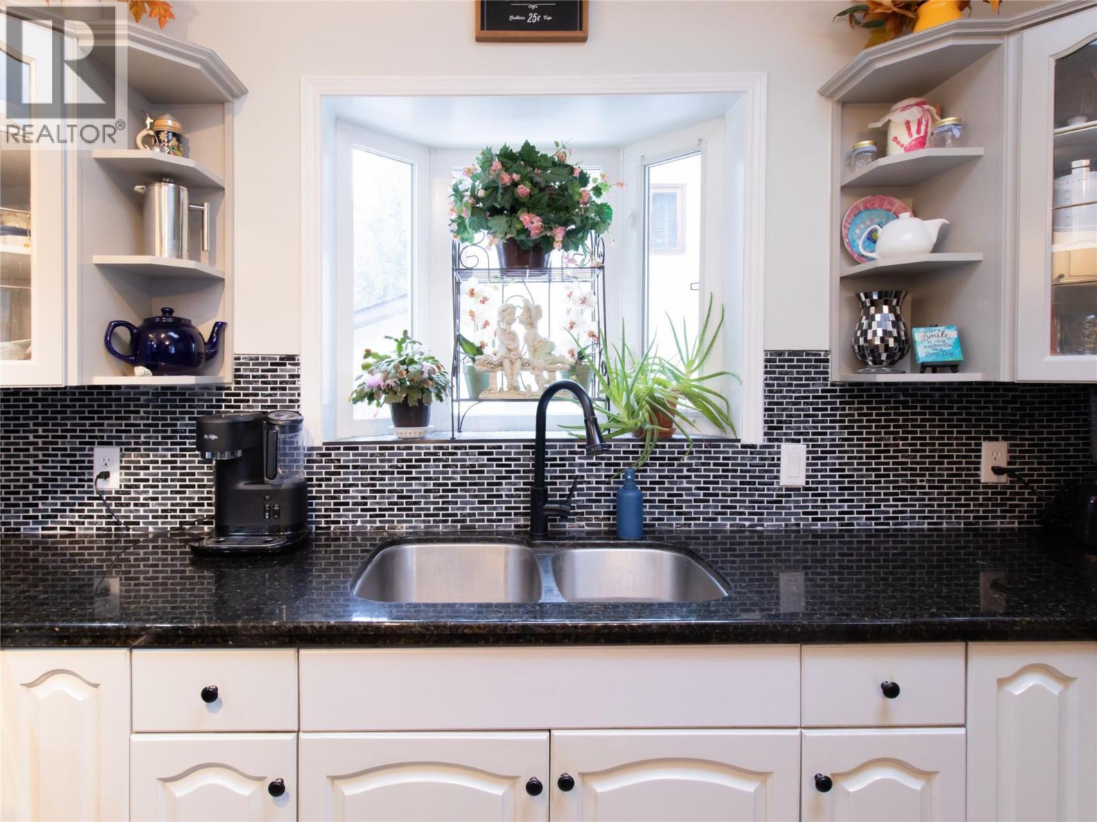 2876 Juniper Crescent. Blind Bay, British Columbia