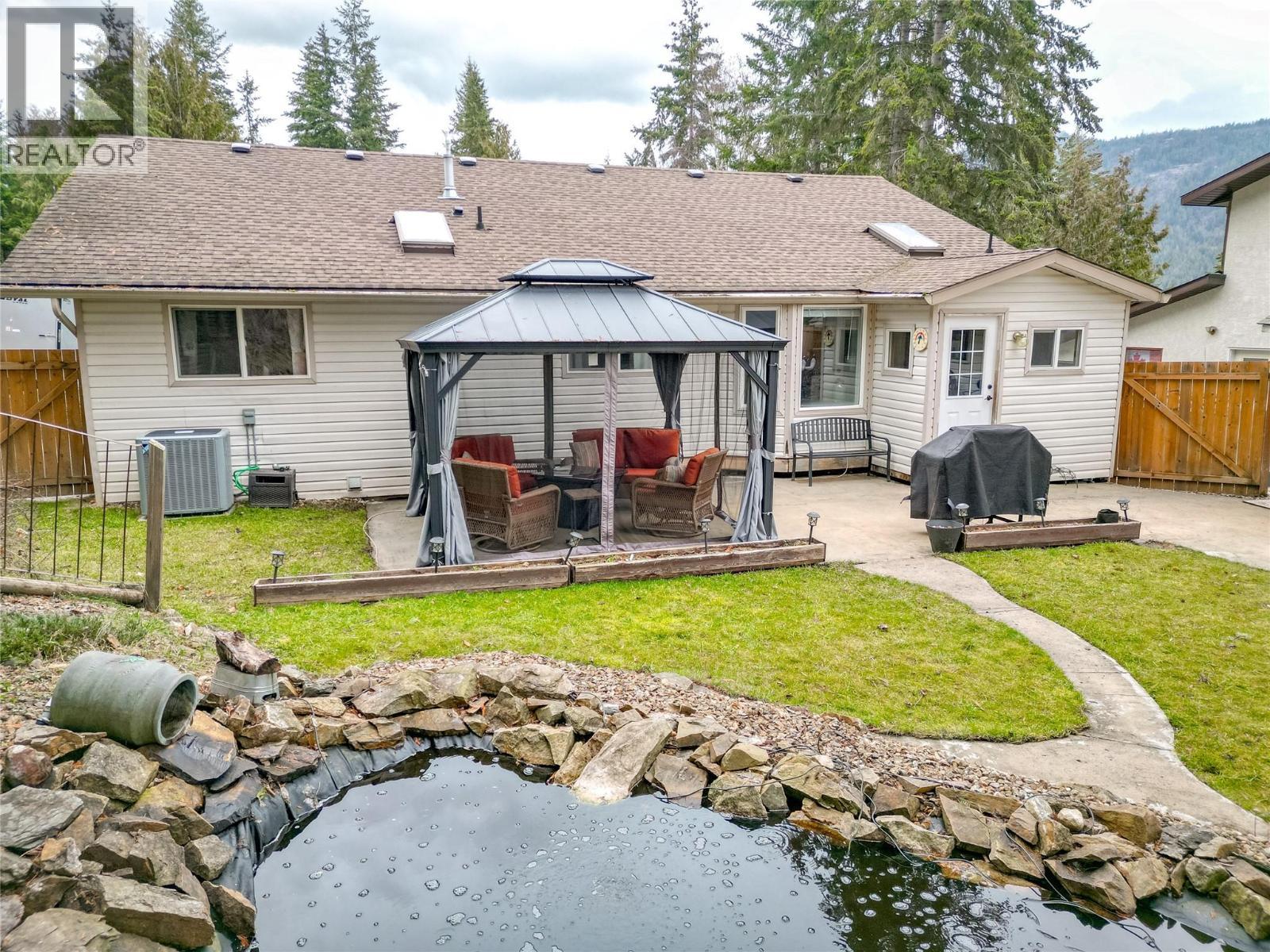 2876 Juniper Crescent. Blind Bay, British Columbia