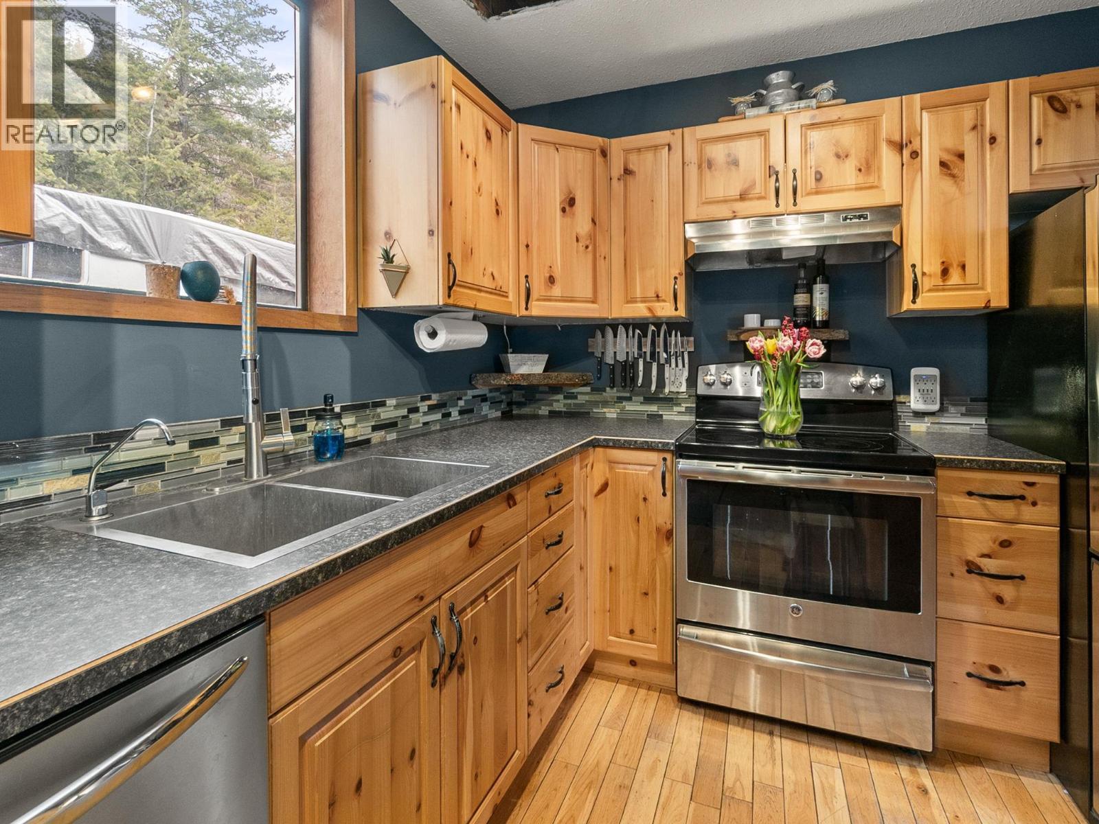 1809 Cardinal Creek Road. Kelowna, British Columbia