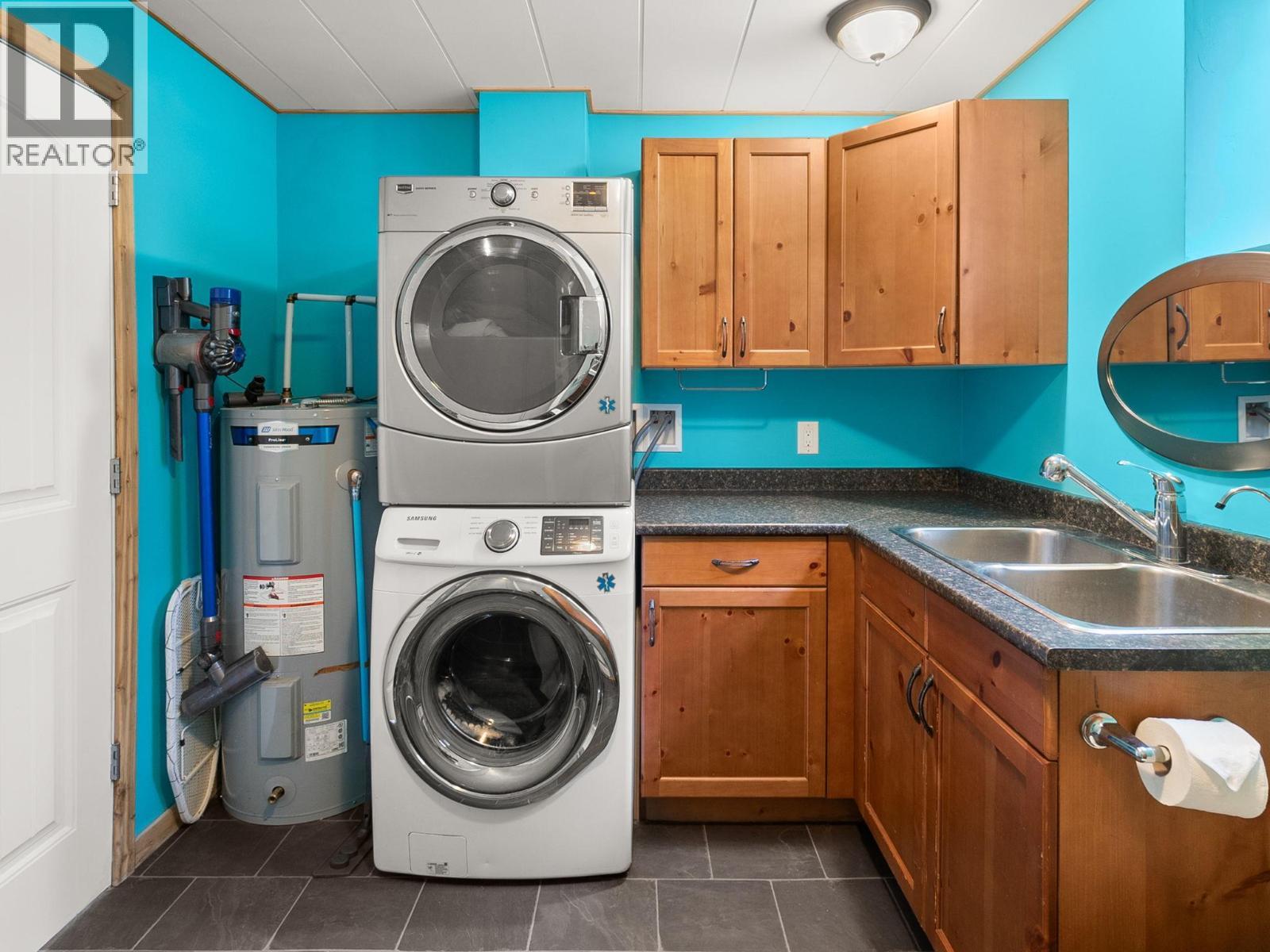 1809 Cardinal Creek Road. Kelowna, British Columbia