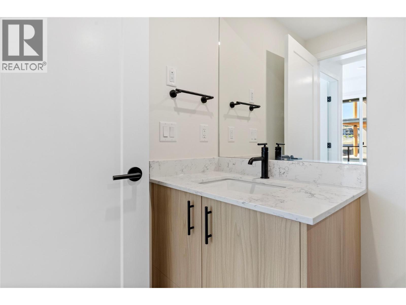 9652 Benchland Drive Unit# 501. Lake Country, British Columbia