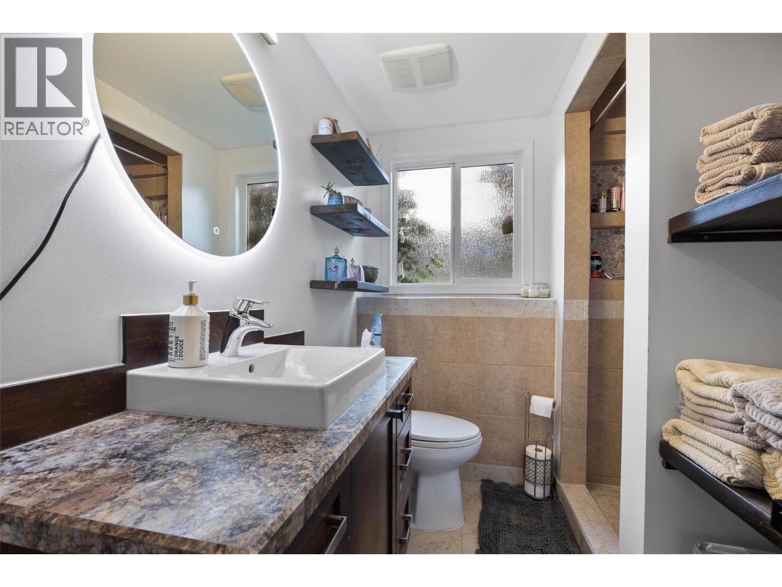 1795 Delnor Crescent. Kamloops, British Columbia