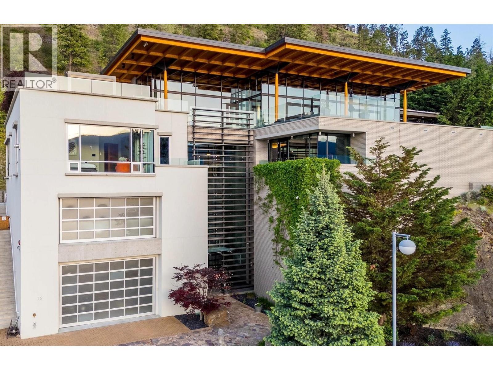 180 Sheerwater Court Unit# 19. Kelowna, British Columbia