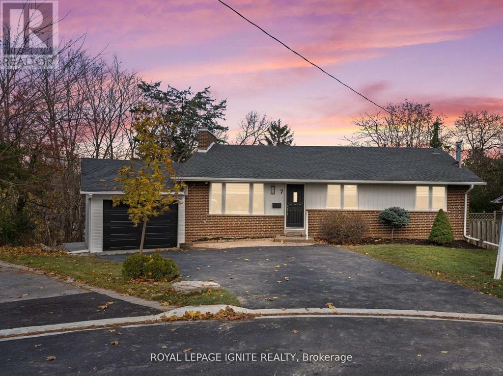 7 Isherwood Court, Mississauga (streetsville)