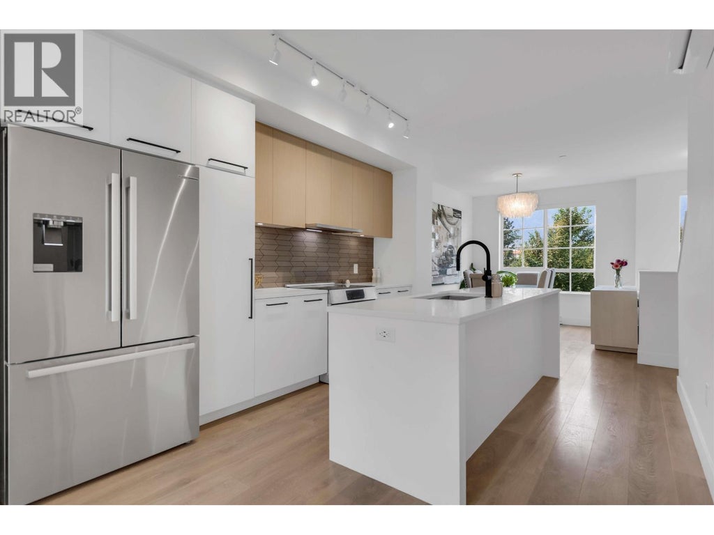 38053 Helm Way, Squamish