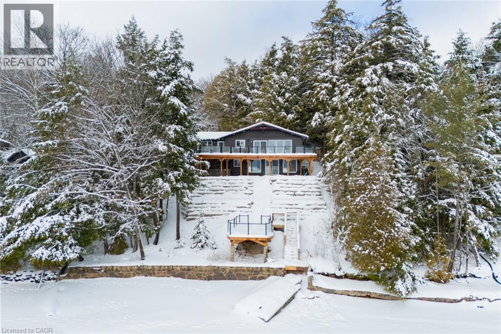 5789 N Kennisis Lake Road, Haliburton