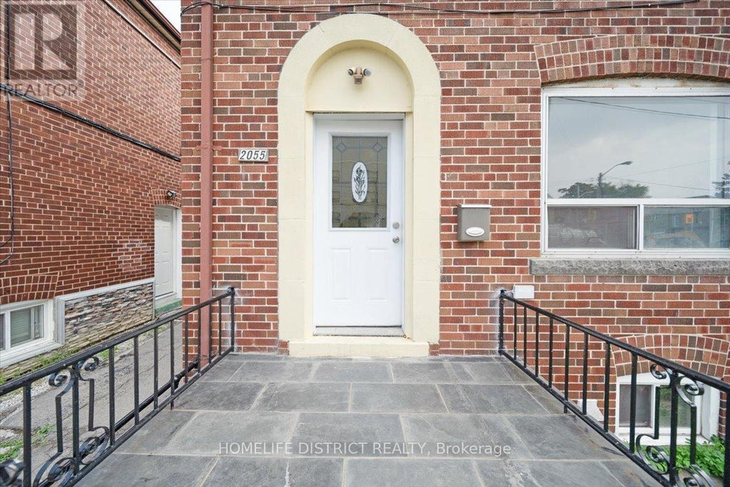 2055 Eglinton Avenue W, Toronto (caledonia-Fairbank)