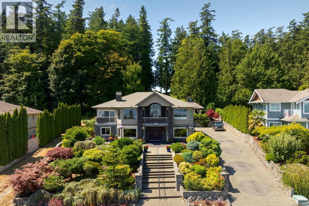 7012 Island View Place, Central Saanich