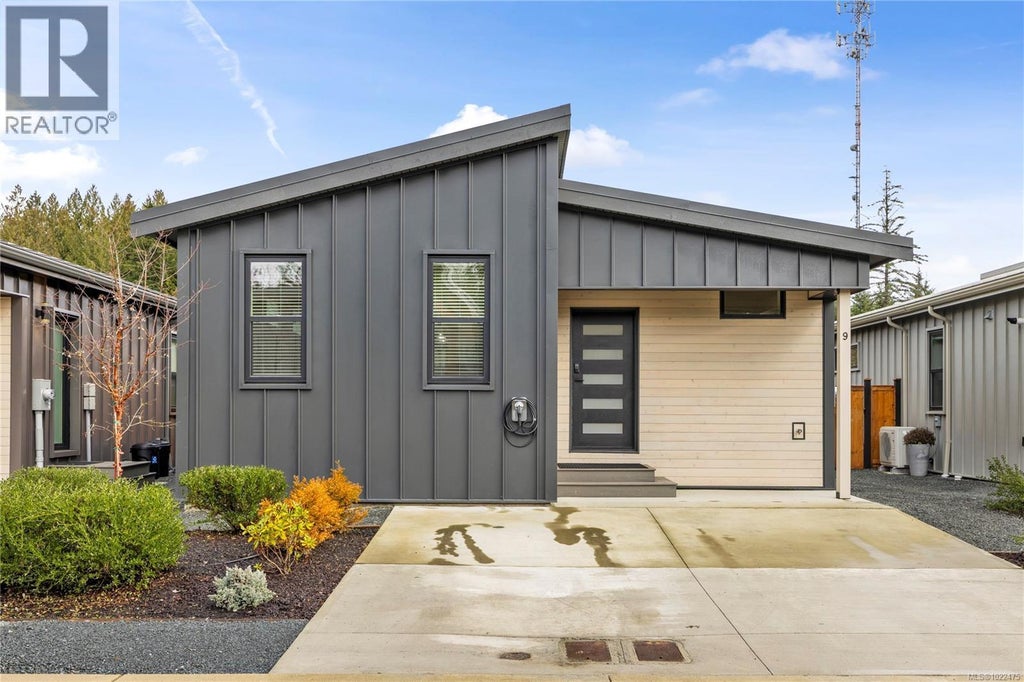 9 3025 Royston Road, Cumberland