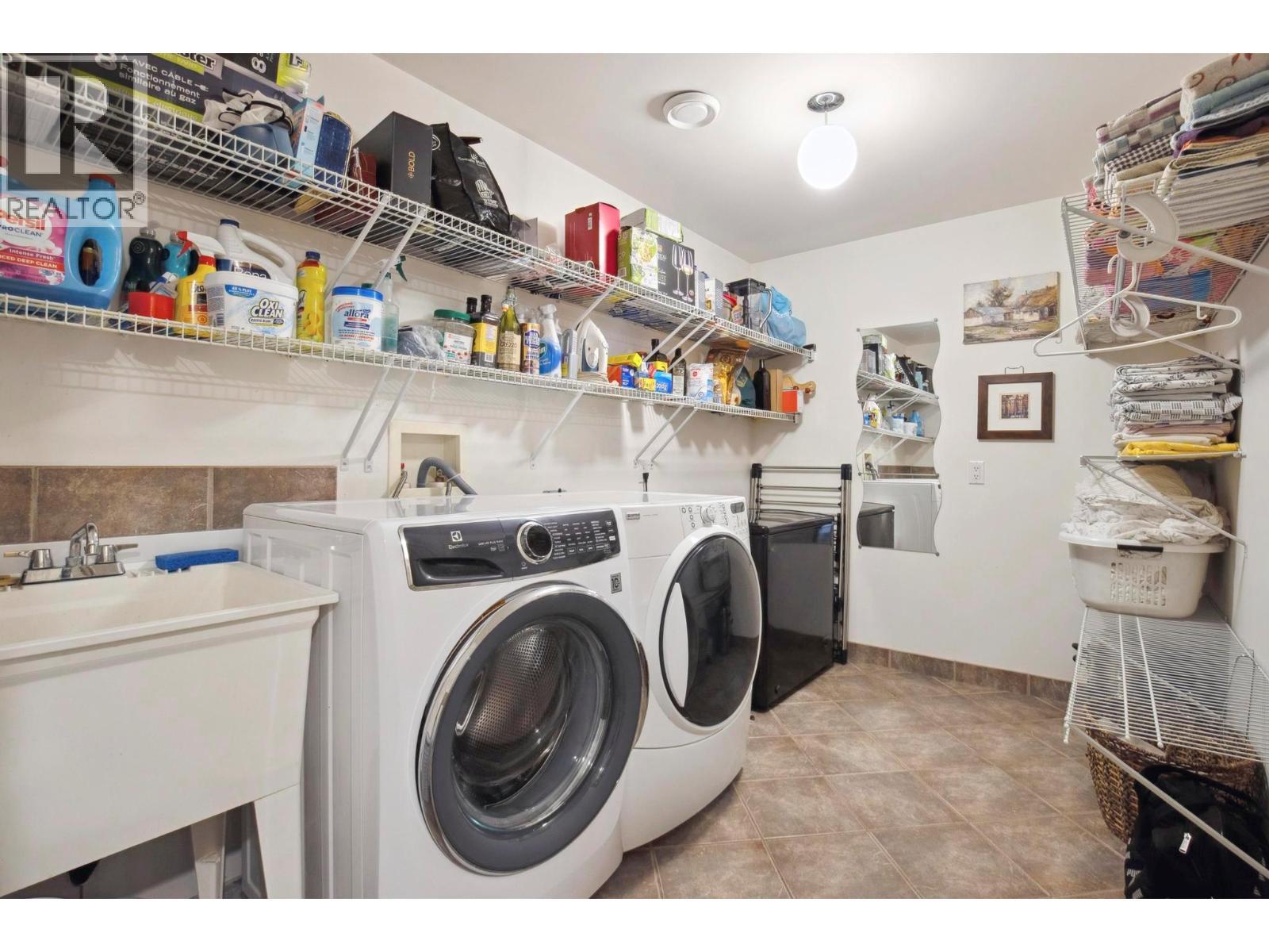 183 Magic Drive. Kelowna, British Columbia