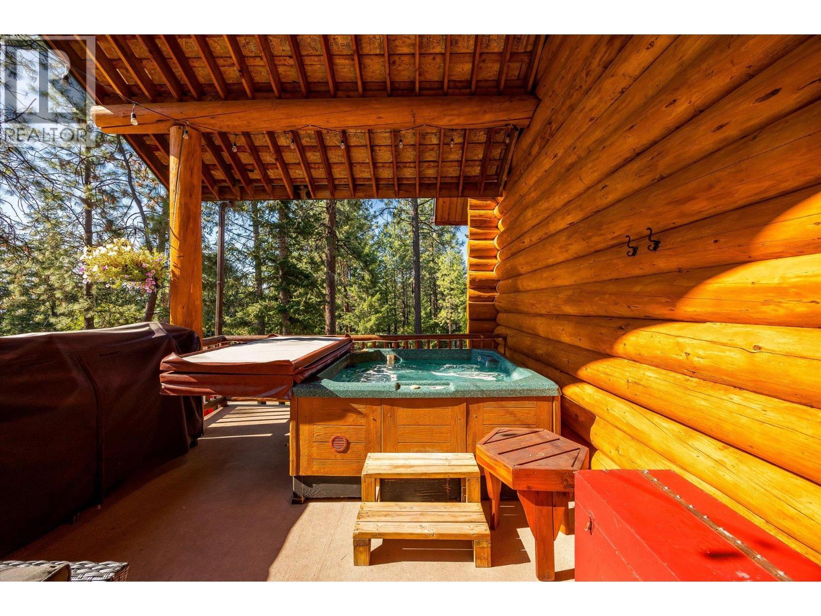 1725 Keloka Drive. West Kelowna, British Columbia