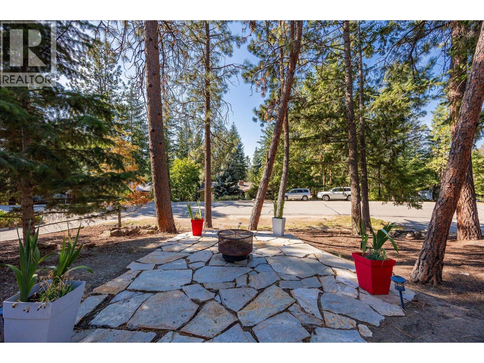 1725 Keloka Drive. West Kelowna, British Columbia