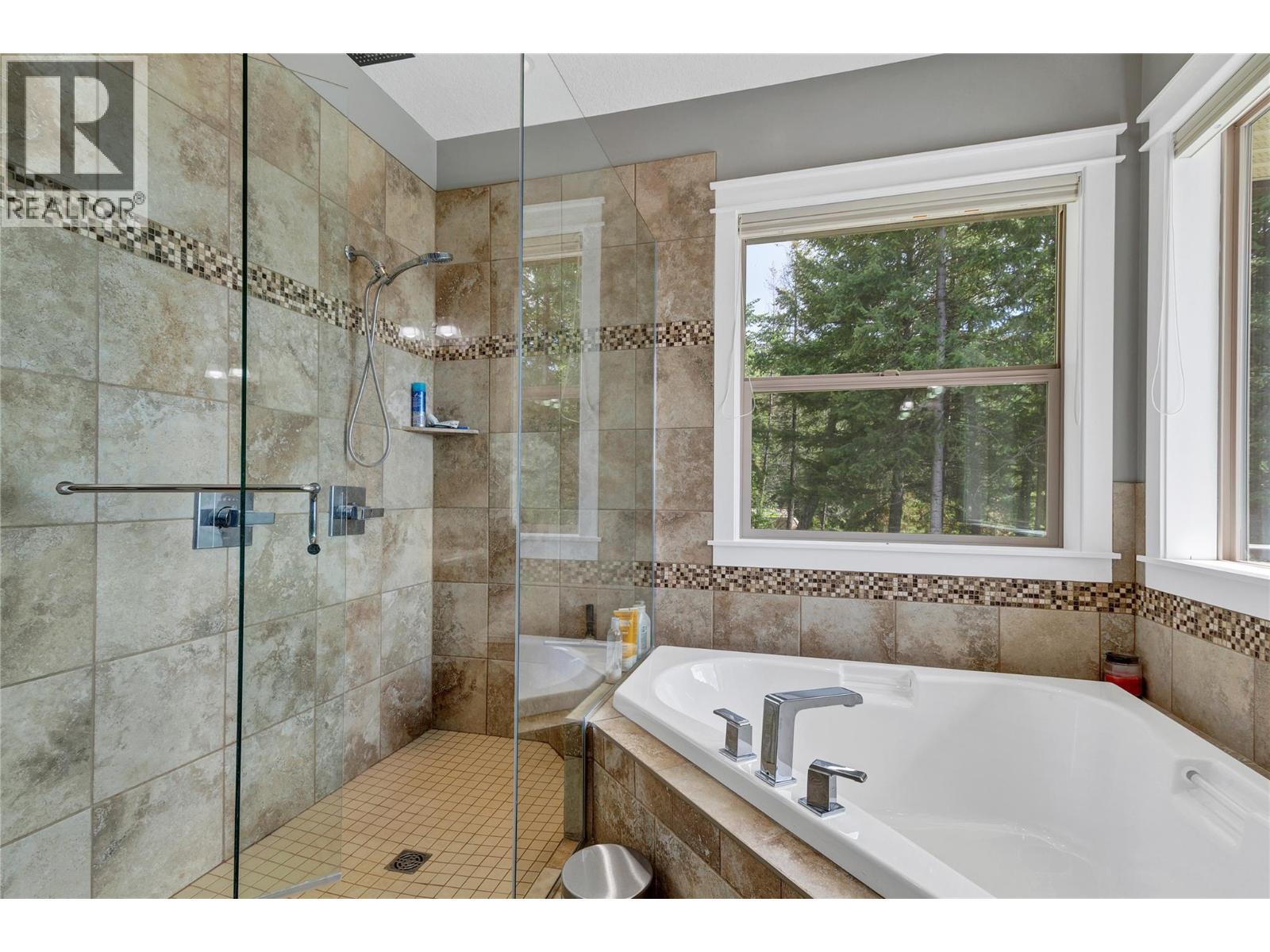 6032 Lynx Drive. Vernon, British Columbia