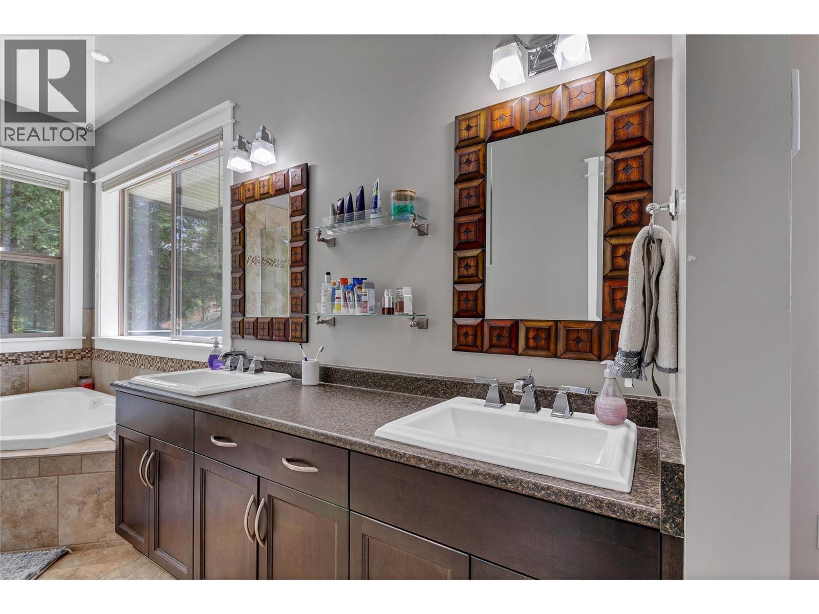 6032 Lynx Drive. Vernon, British Columbia