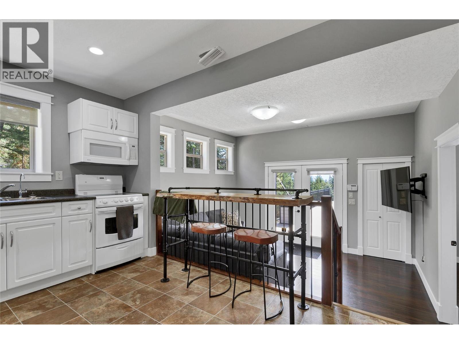 6032 Lynx Drive. Vernon, British Columbia