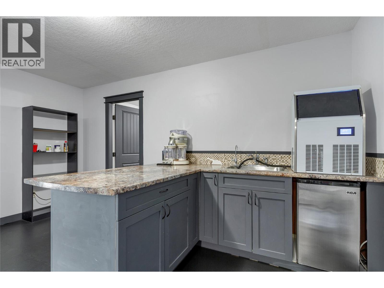 6032 Lynx Drive. Vernon, British Columbia