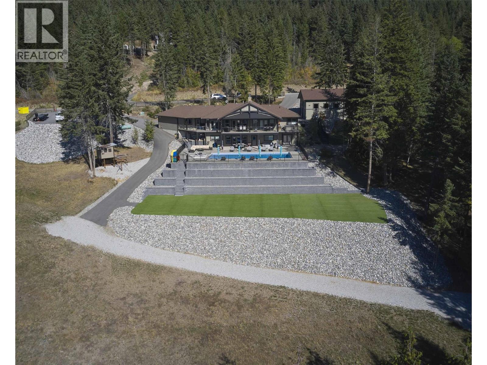 6032 Lynx Drive. Vernon, British Columbia