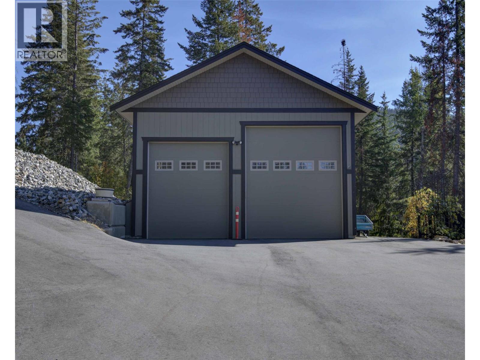 6032 Lynx Drive. Vernon, British Columbia