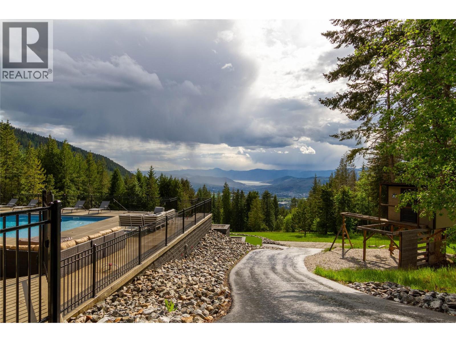 6032 Lynx Drive. Vernon, British Columbia