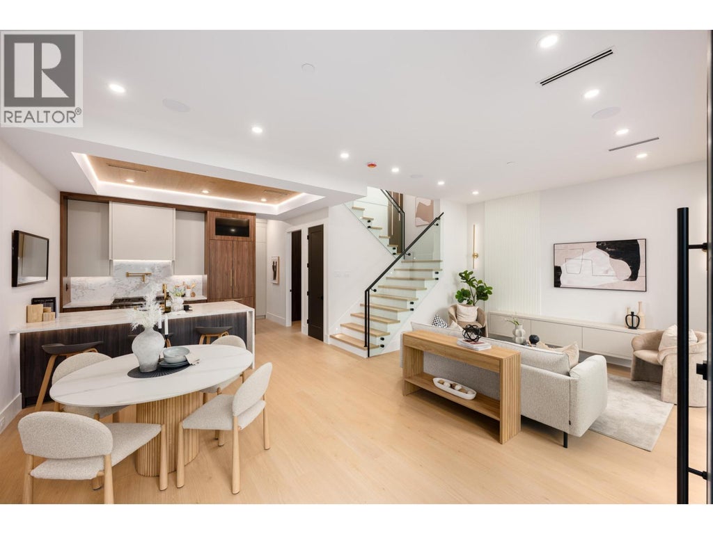 2 3466 Franklin Street, Vancouver