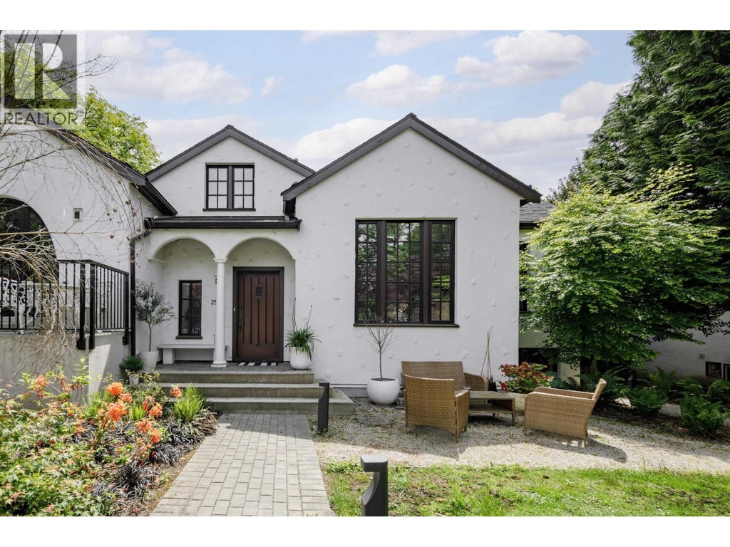 2502 W 33rd Avenue, Vancouver