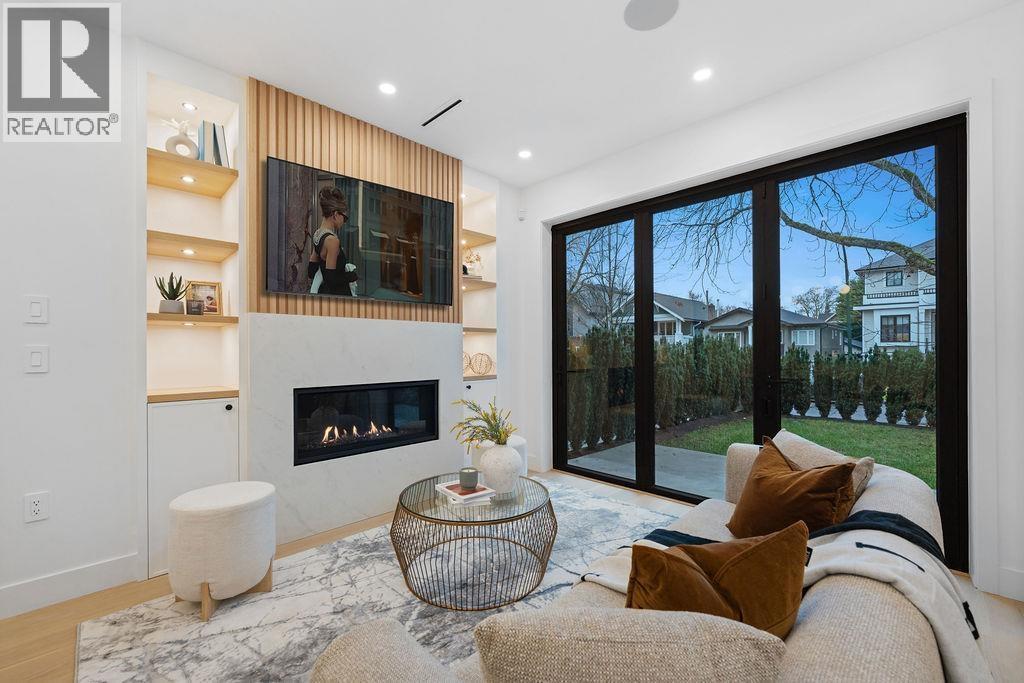 1 2846 W 12th Avenue, Vancouver