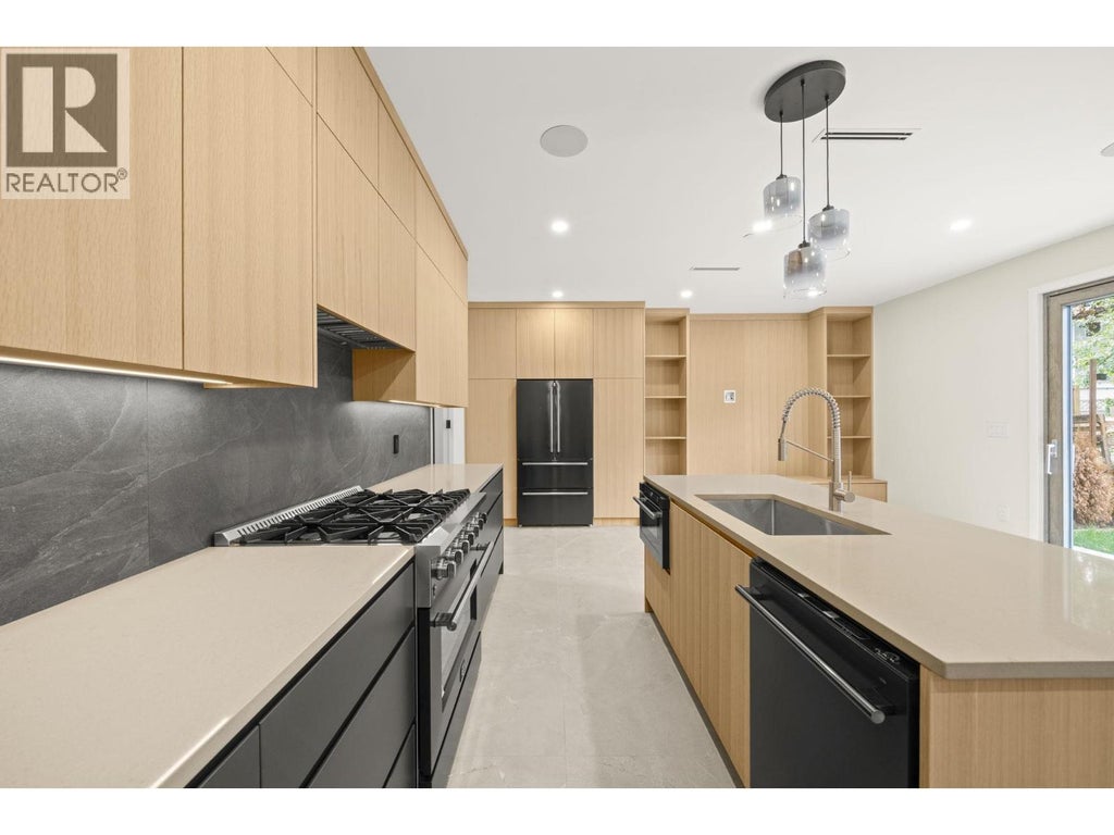 1 2091 E 20th Avenue, Vancouver