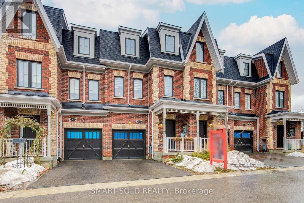 41 Mcconaghy Court, Vaughan (maple)